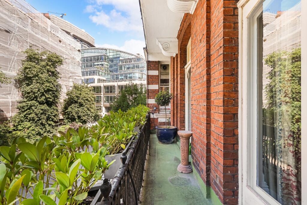 Apartment in London - View 5