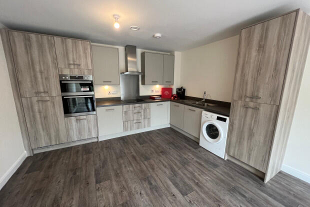 Apartment in Cardiff, Fairwater - View 3