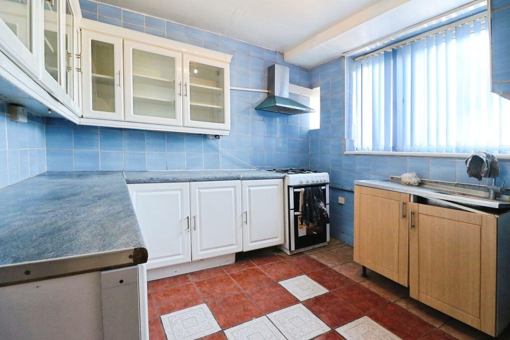 Apartment in Slough - More