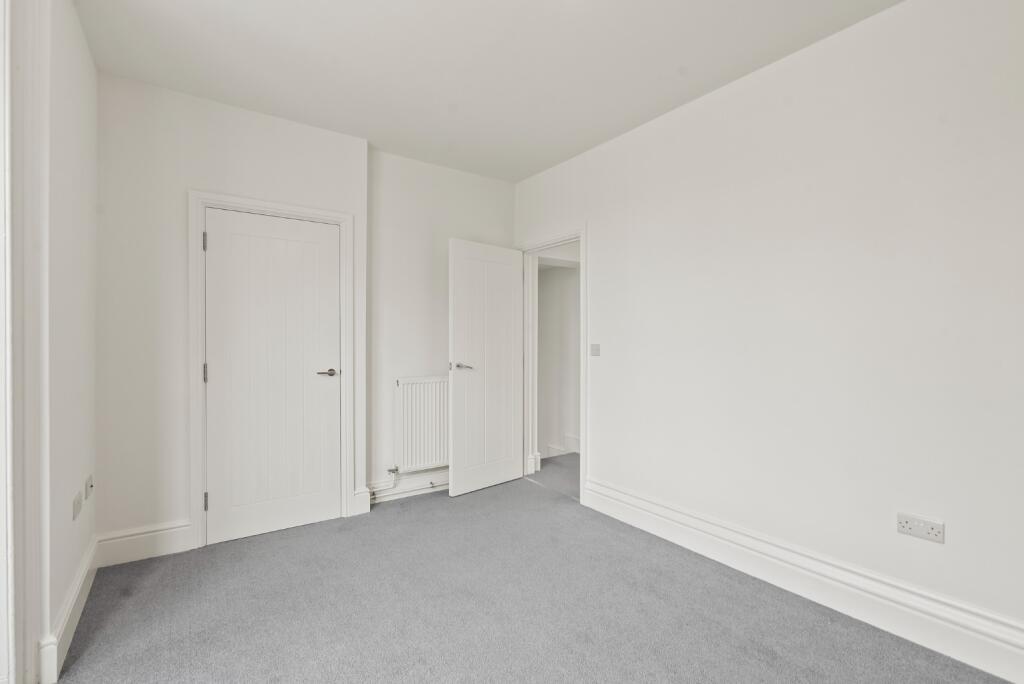 Main image of property: Flat 1A, 5 Bull Ring, Worcester, WR2 5AA
