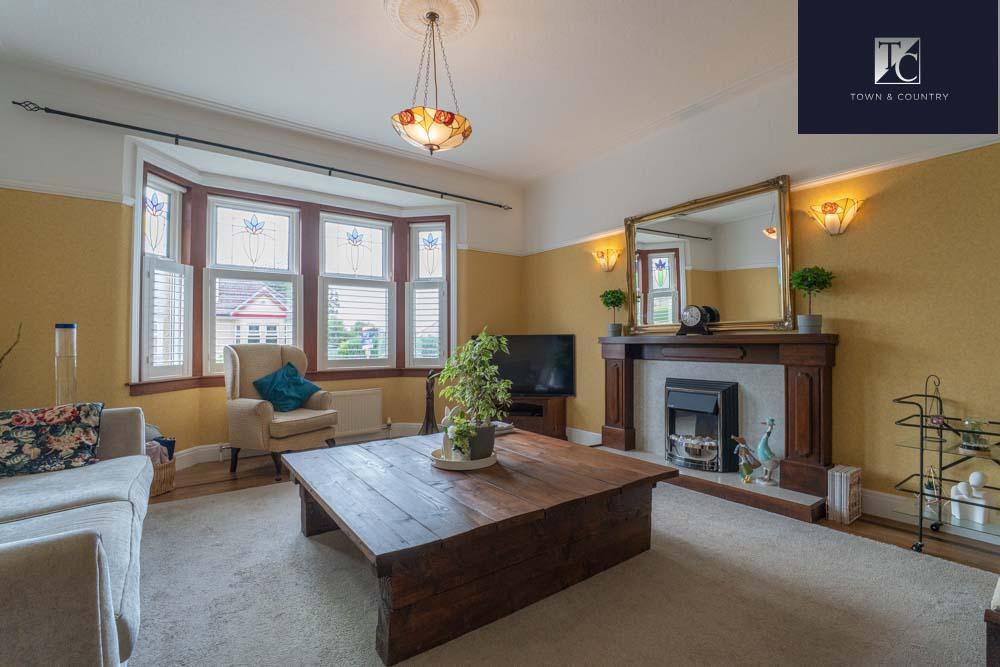 House in Glasgow - More
