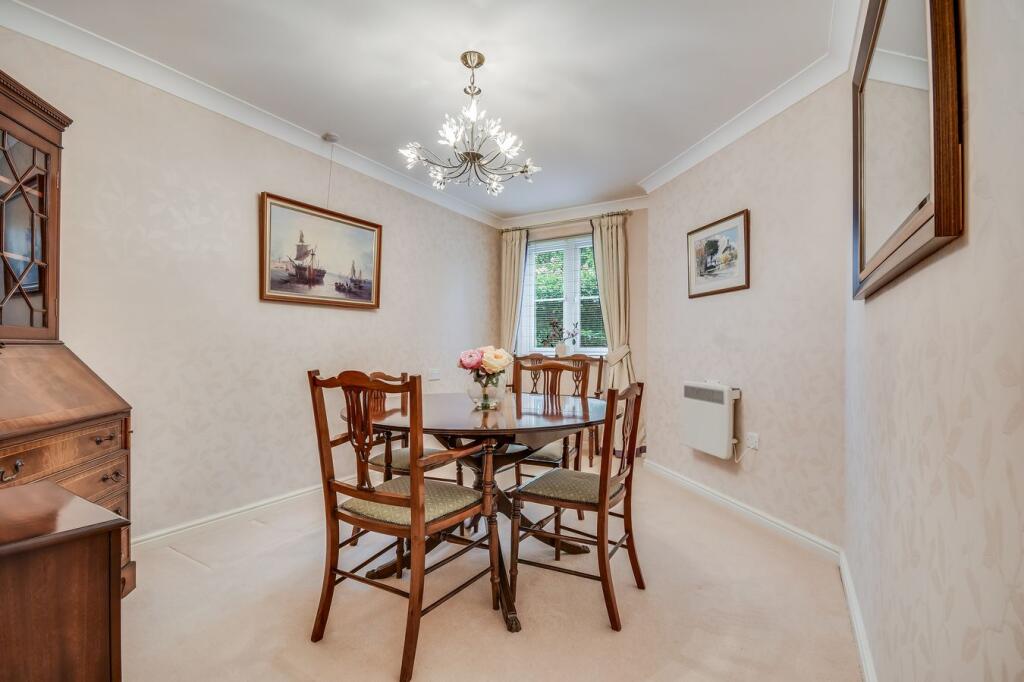 Apartment in Basildon, South Green, Great Burstead and South Green - More