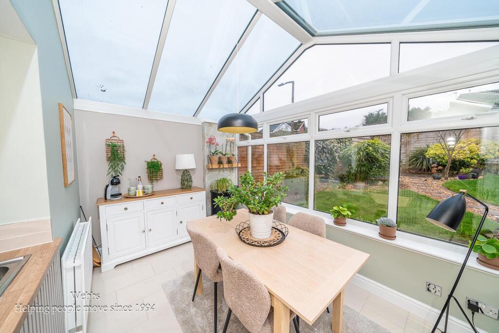 Sapphire Drive, Heath Hayes, Cannock photo 4