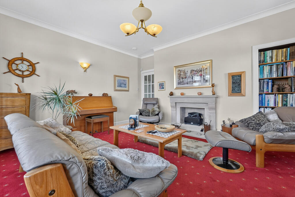 7 Carwinshoch View, Seafield, KA7 4AY photo 4