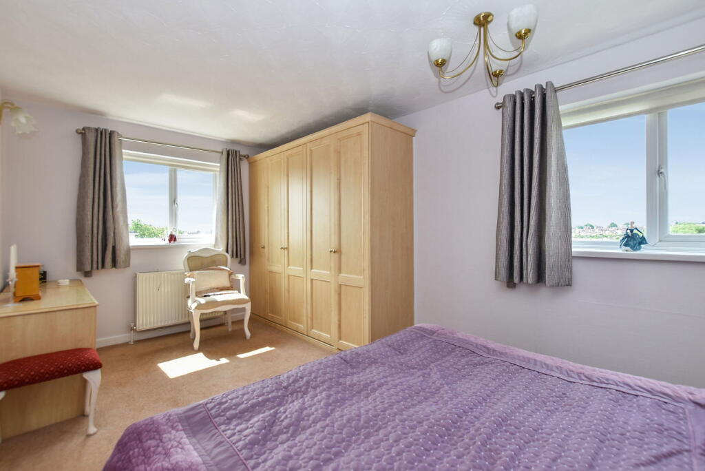 Fern Croft, WRENTHORPE, Wakefield WF2 0NU photo 4