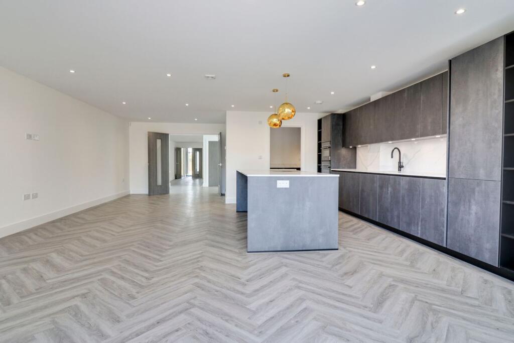 House in East Hertfordshire, Spellbrook, Sawbridgeworth - View 4