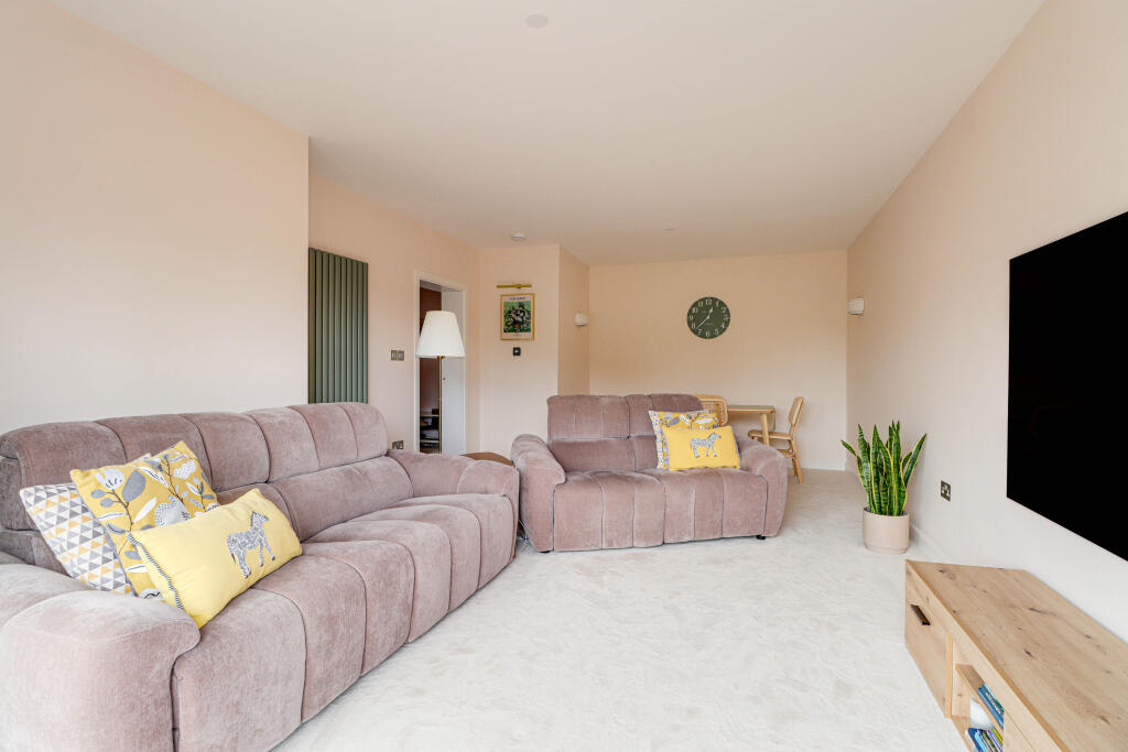Coleridge Court, Harpenden, Hertfordshire, AL5 - View 4