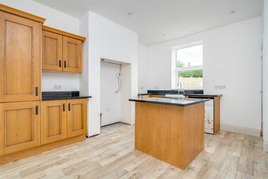 House in Kirklees, West Yorkshire - View 4
