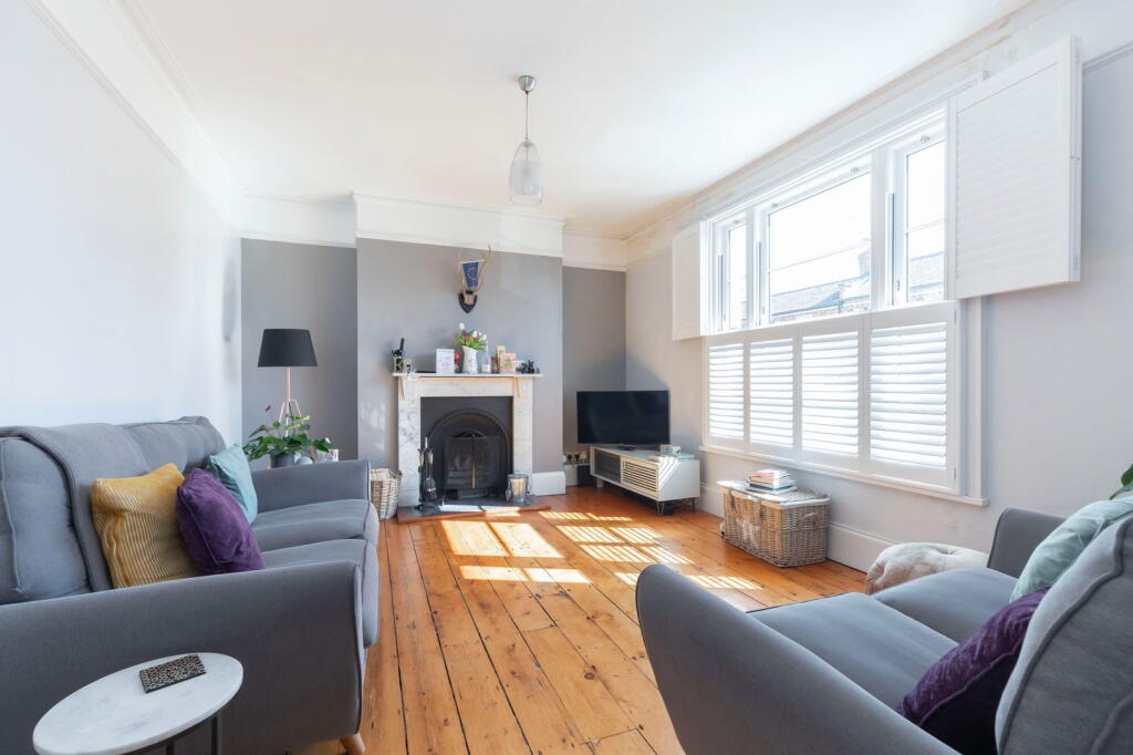 18, Hales Road photo 2