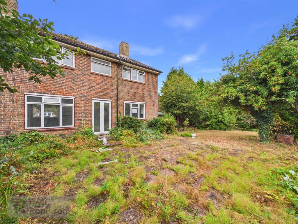 House in Crawley, Worth - View 5