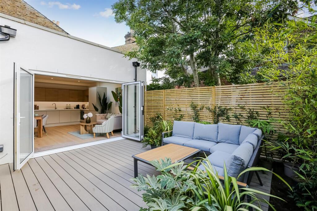 Apartment in London - View 2