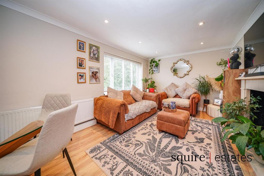 Main image of property: Chardins Close, Hemel Hempstead, HP1