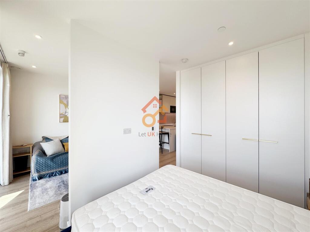 Studio flat for rent