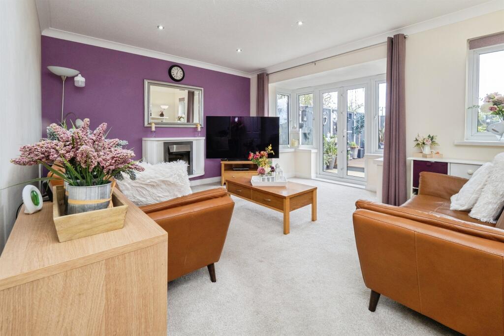 House in Kingston upon Hull, Bransholme - View 2