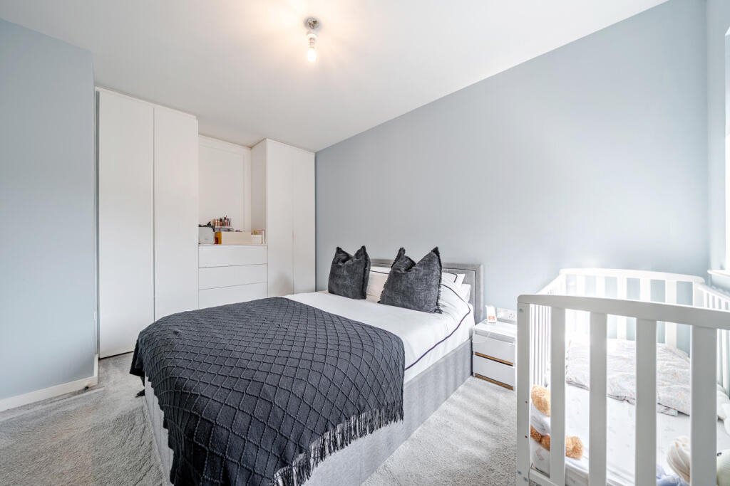 Apartment in Dartford - View 3