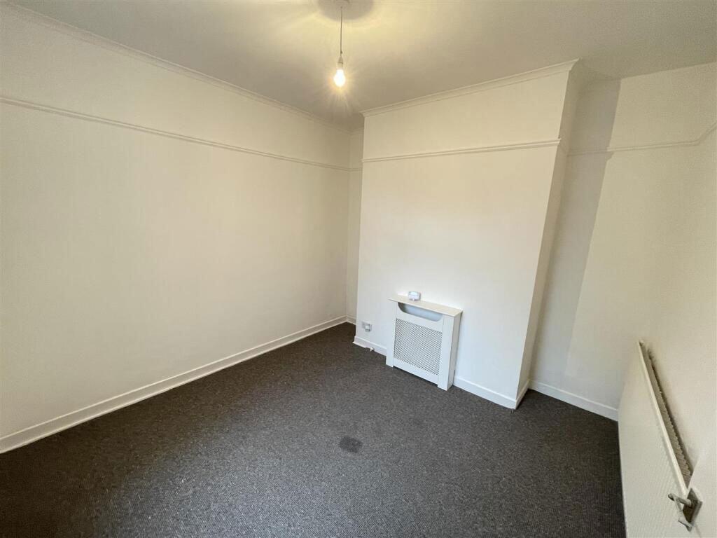 House in Wirral, Liverpool City Region - View 5