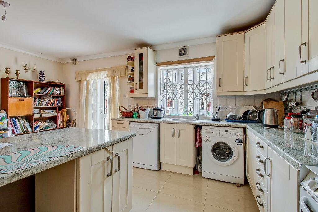 House in Southall - View 5