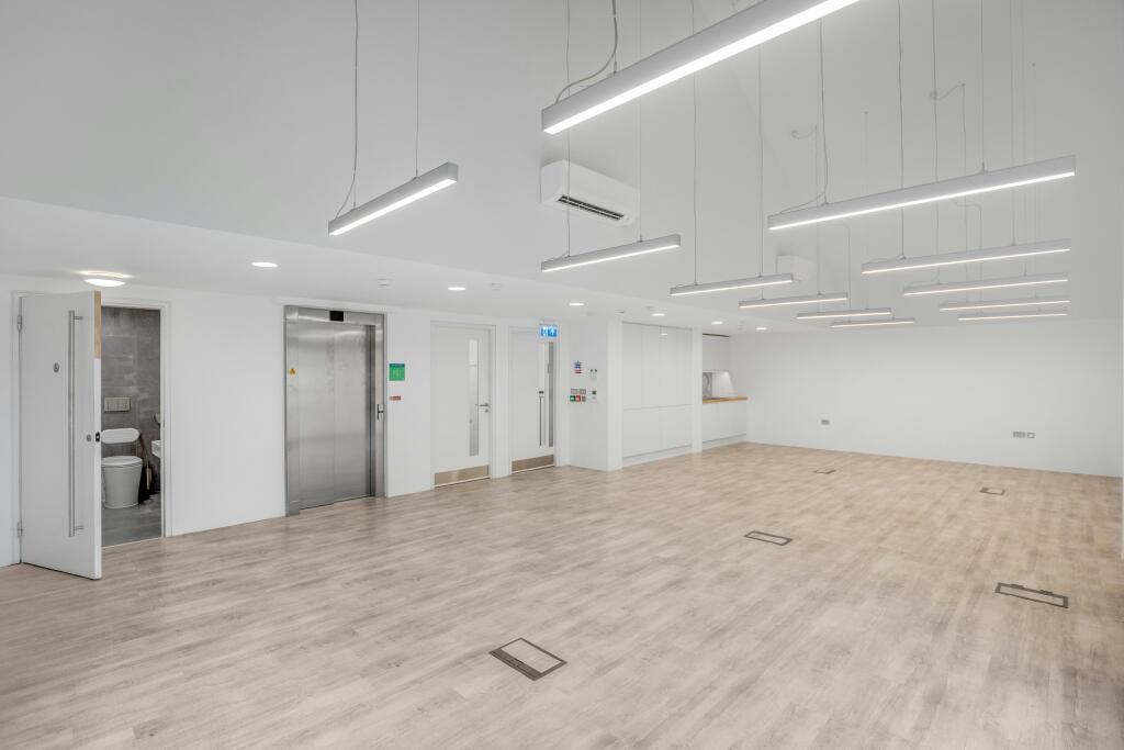 12-669c86541-TSP-JJ-UNIT 3, 15 BLUE LION PLACE SE1-4.jpg