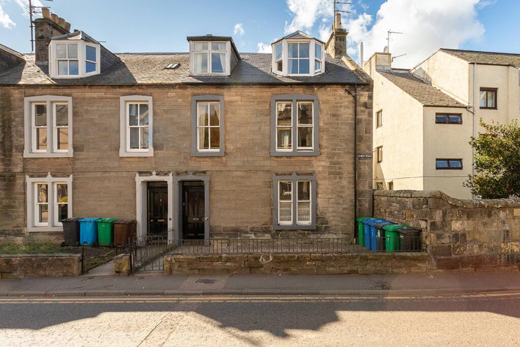 Main image of property: Lower Flat, 1 Alfred Place, St Andrews, KY16 9XG
