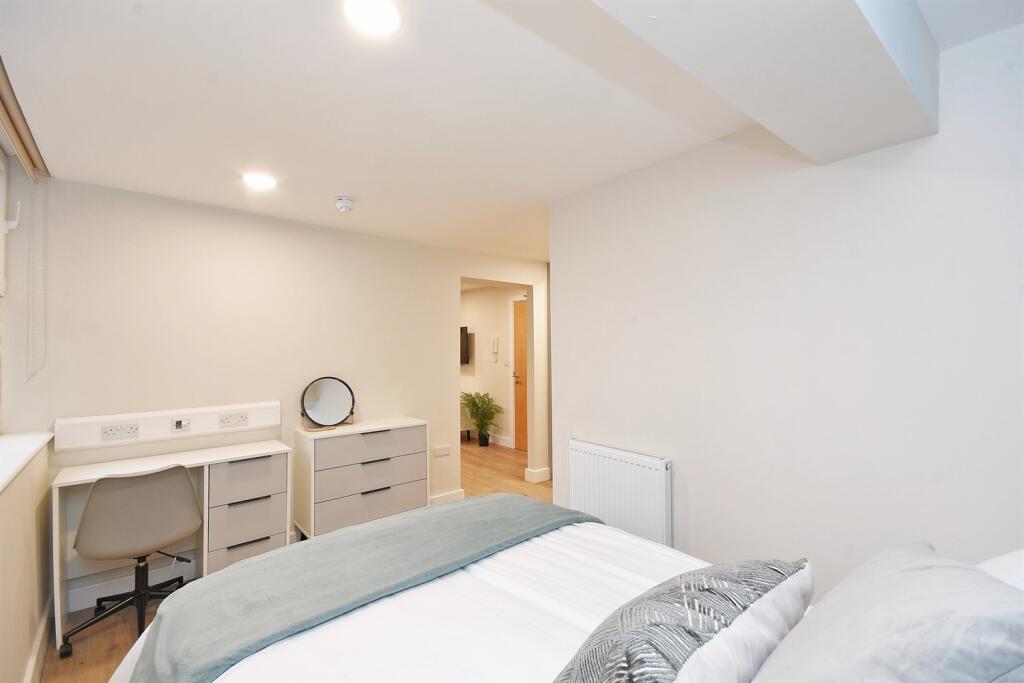 Apartment in Sheffield - View 5