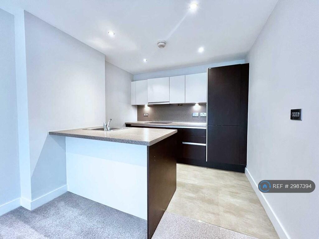Apartment in Bury, Greater Manchester - View 2