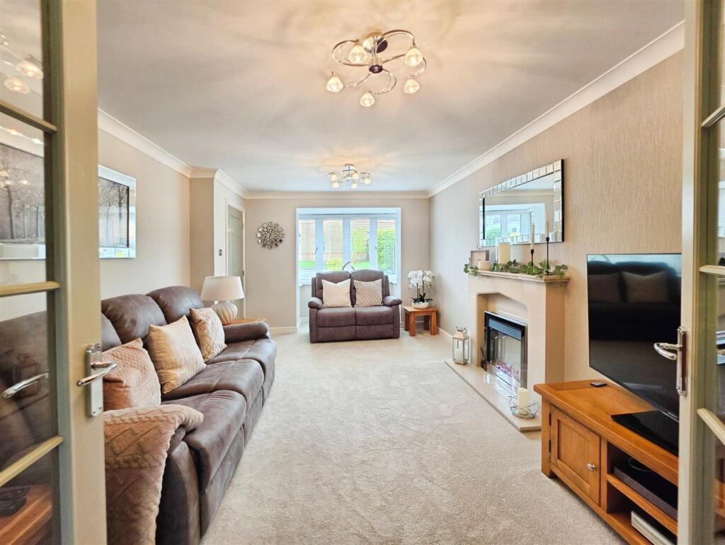 House in Staffordshire Moorlands, Knowle Style, Biddulph - View 5