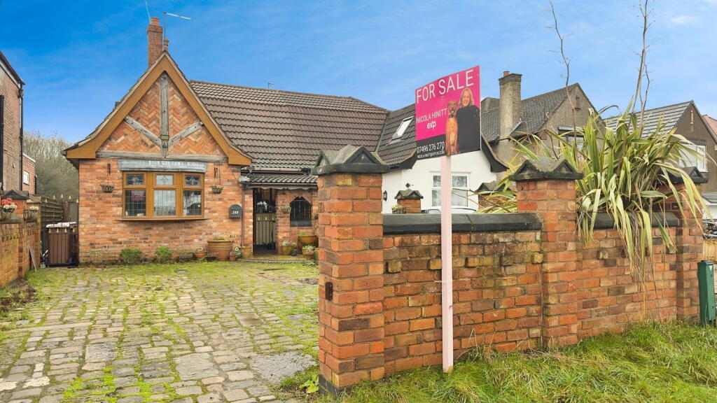 3-bed semi-detached on High Lane East, West Hallam, Ilkeston, DE7 6HZ, £250,000