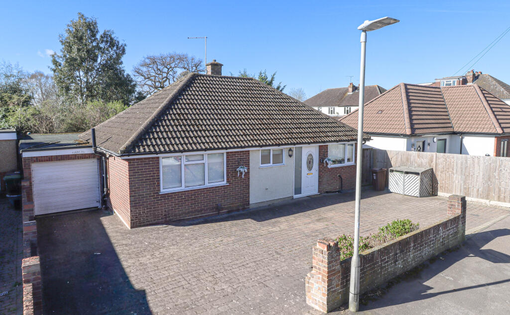 2-bed detached on West Avenue, St. Albans, St Albans, AL2, £600,000