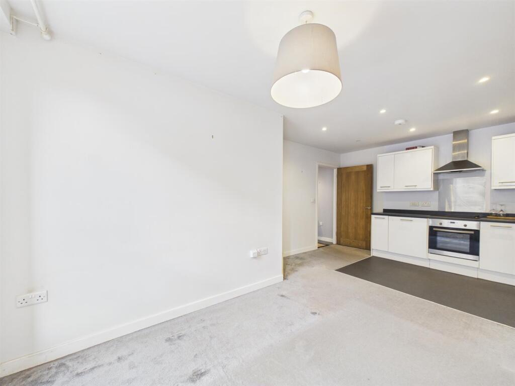 Apartment in Bristol - More