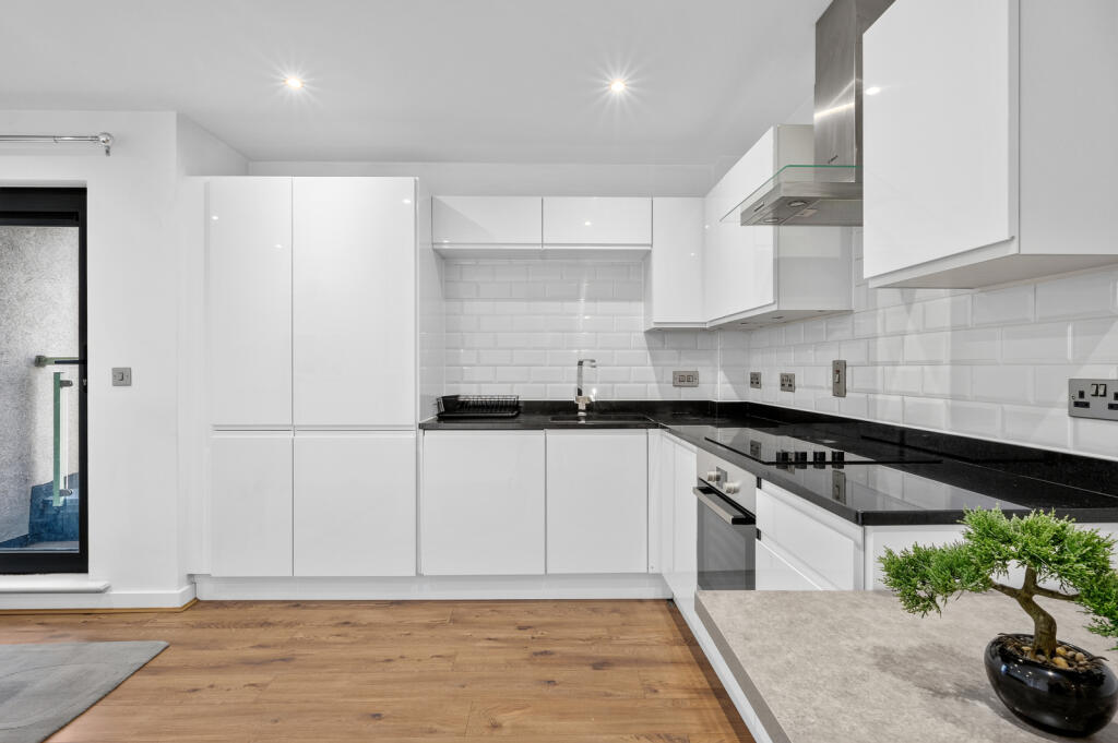 Apartment in London - View 3