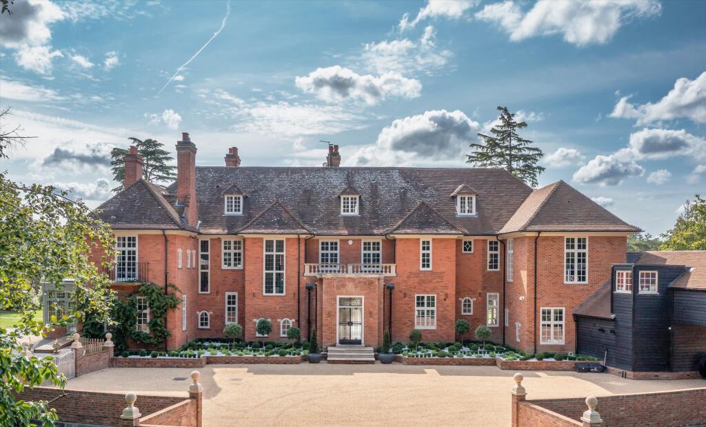 Main image of property: Frensham Vale, Lower Bourne, Farnham, Surrey, GU10.
