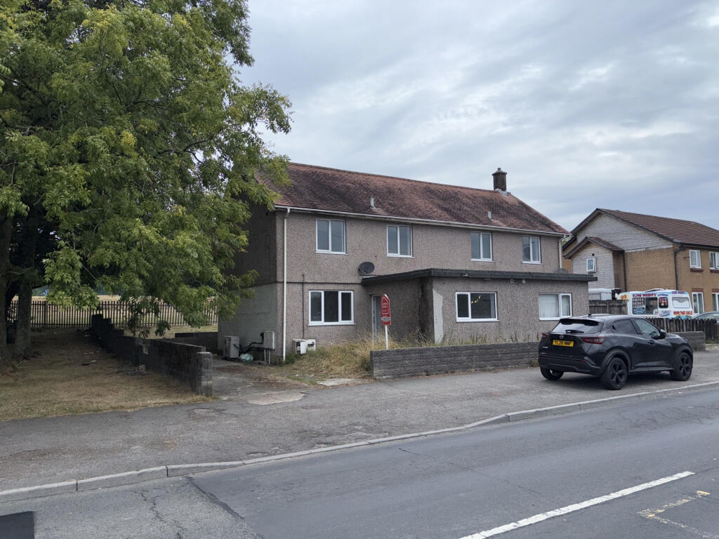 Main image of property: 129 Longview Road, Clase, Swansea, Swansea SA6 7HP