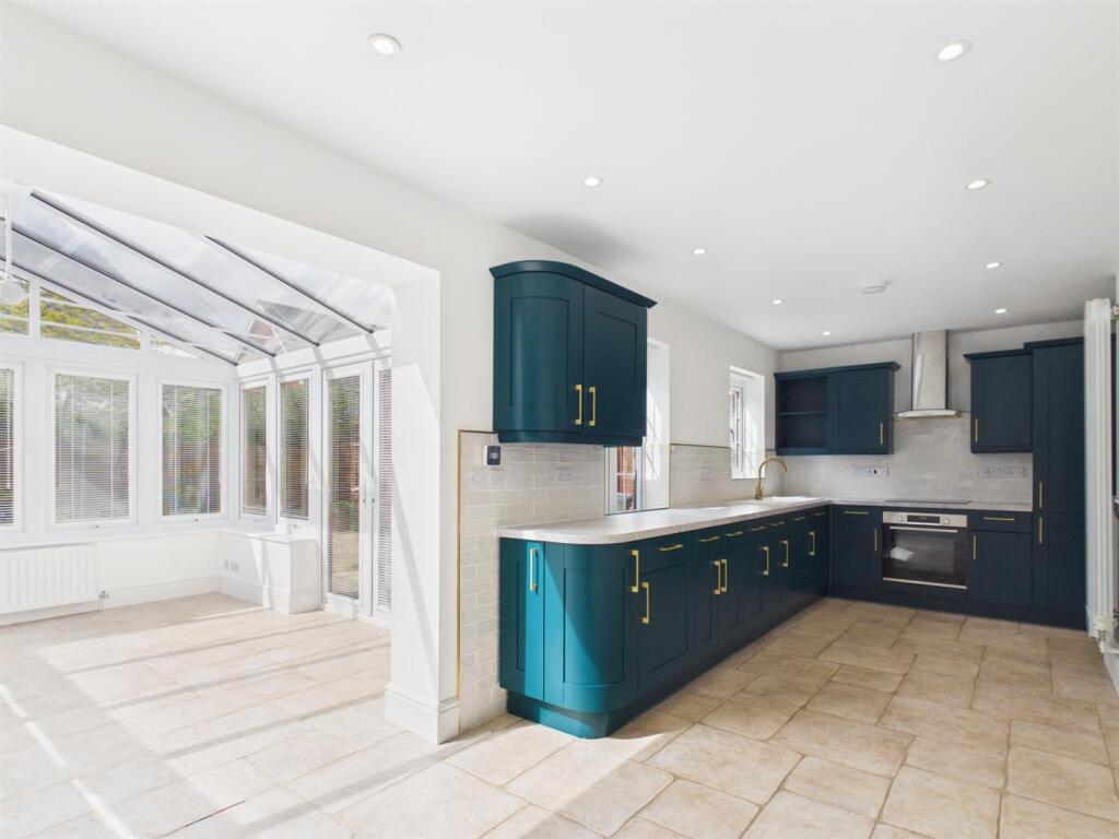 House in Peterborough - View 4