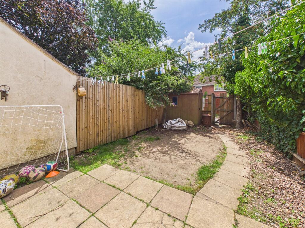 House in Cheltenham, Ewens Farm, Fairview - More