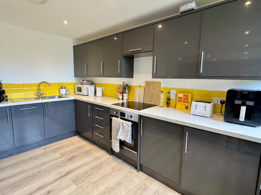 Apartment in Bristol - View 5