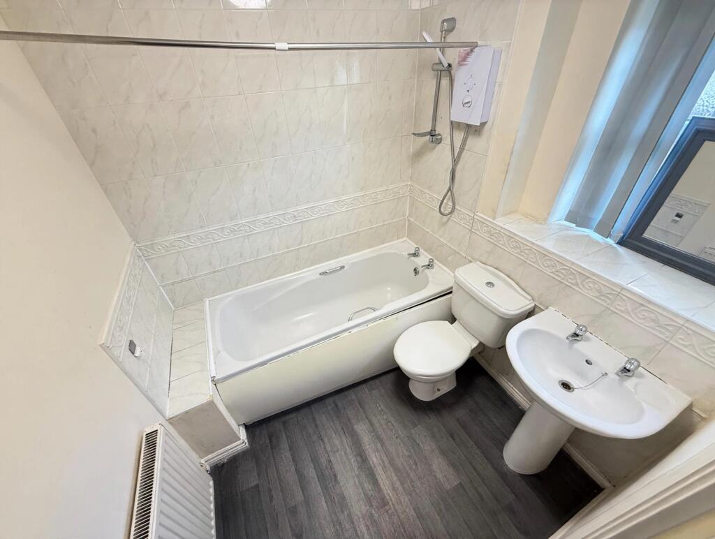 Apartment in Coventry, Radford - More