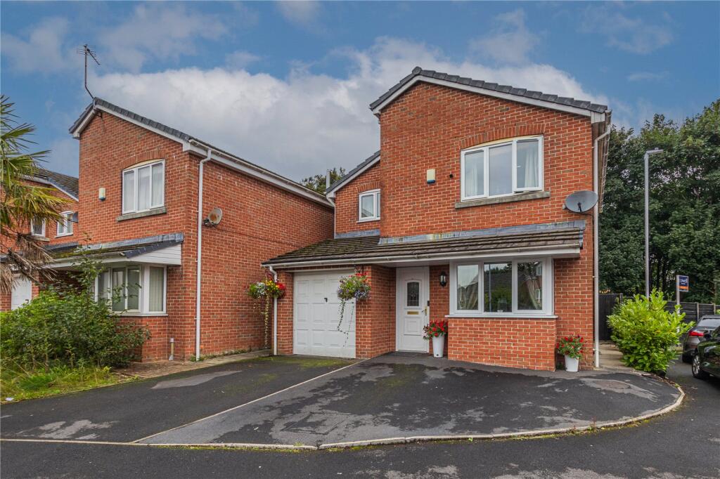4-bed detached on Westridge Chase, Royton, Oldham, Greater Manchester, OL2, £350,000