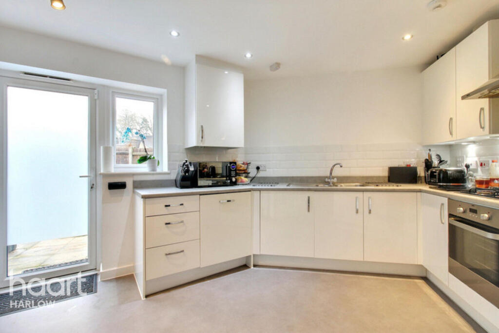 Bracewell Place, Harlow photo 2