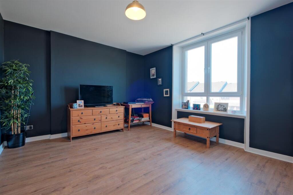 Apartment in Glasgow - View 2
