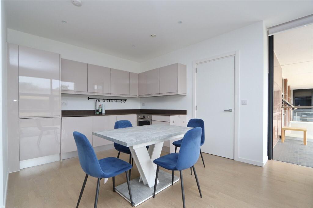 Apartment in Milton Keynes, Central Milton Keynes - View 3
