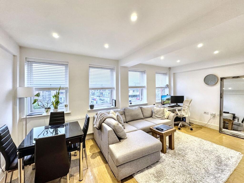 Apartment in Bromley - More