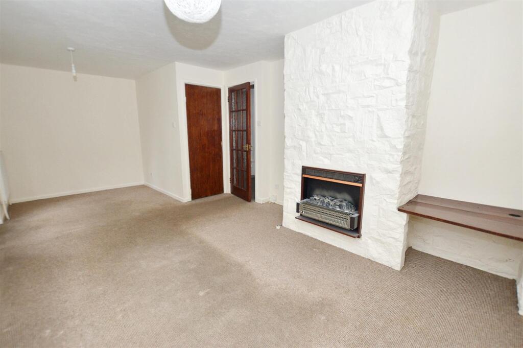 Meadow Close, Cromer photo 4