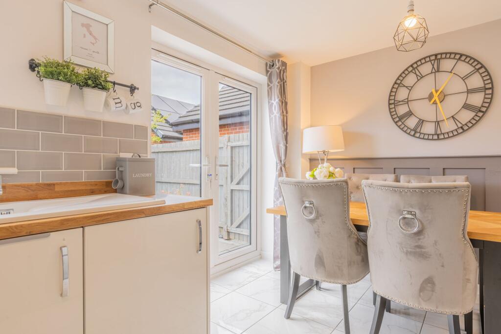 House in Newport - View 5