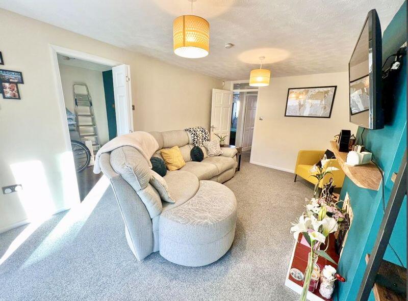Grade A Efficient Bungalow - Excellent Village Location photo 4