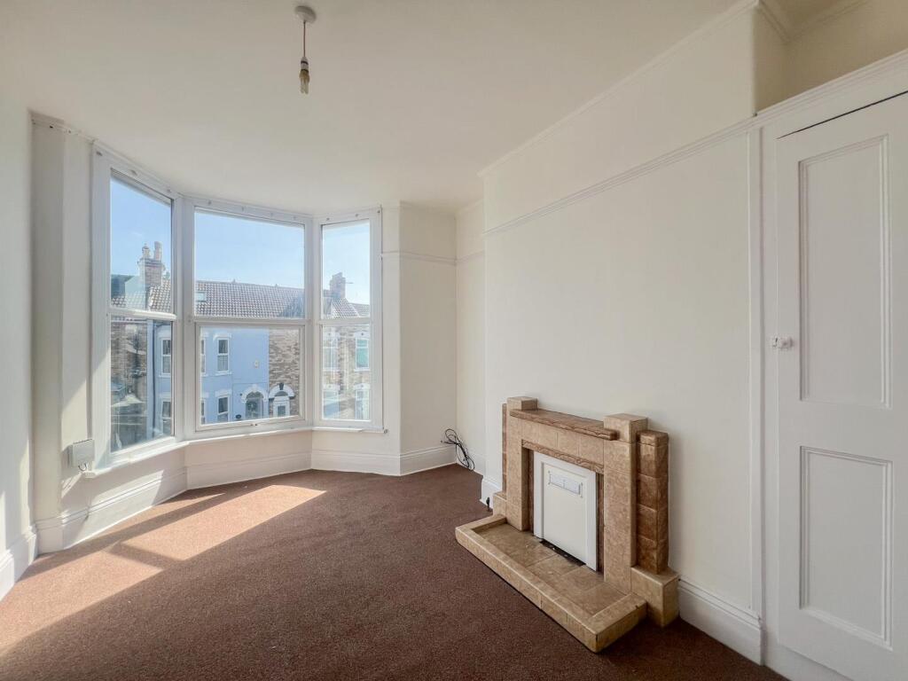 Apartment in Hull - View 2