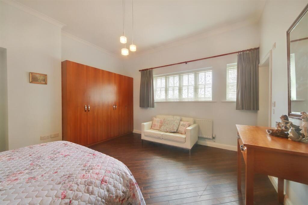 Apartment in St Albans, London Colney - More