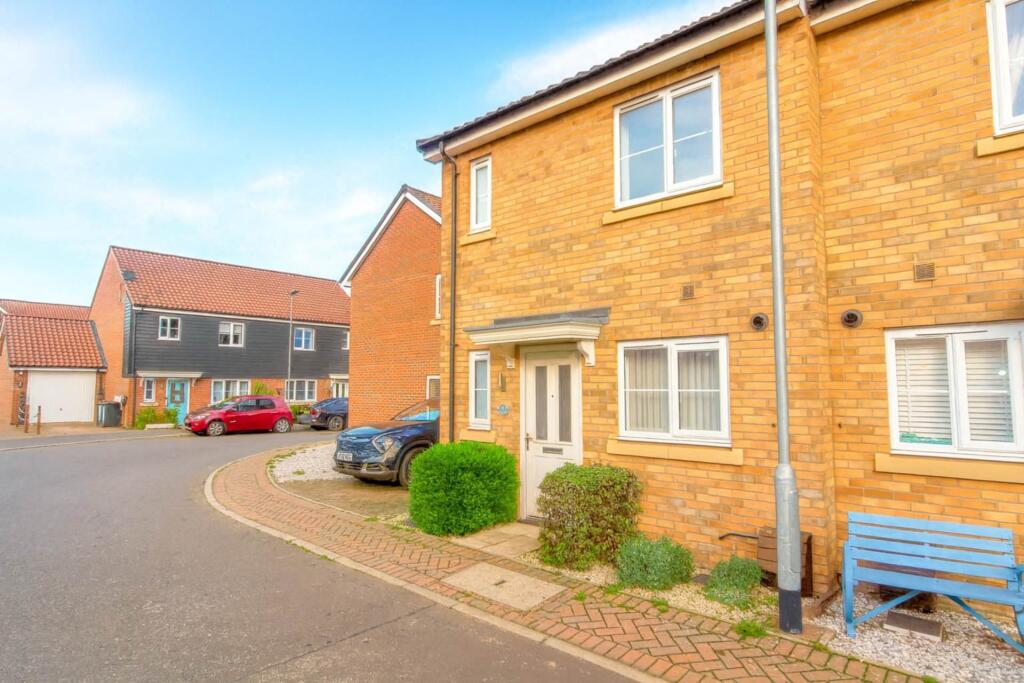 Main image of property: The Circle, Great Blakenham