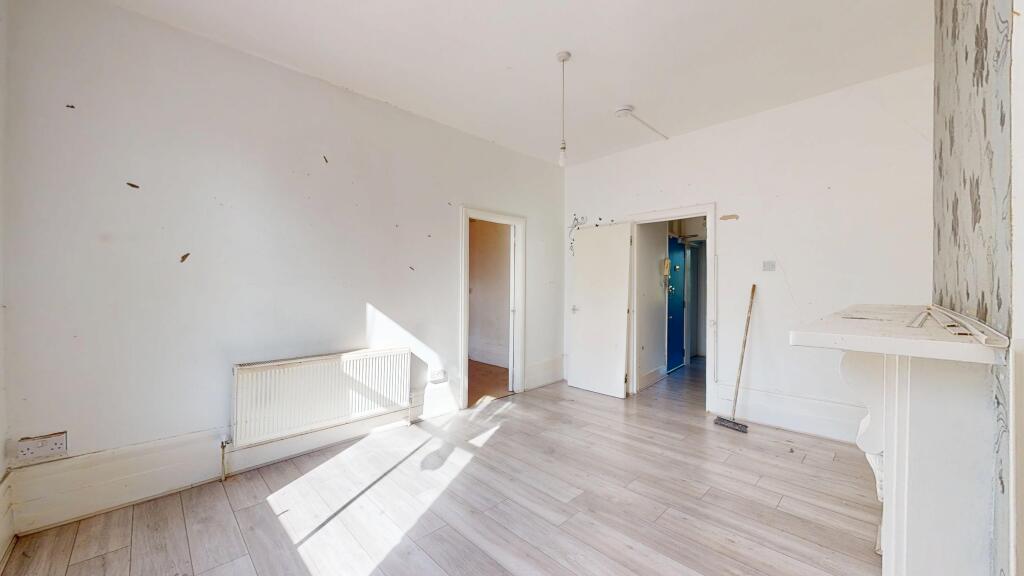 Apartment in London - View 3