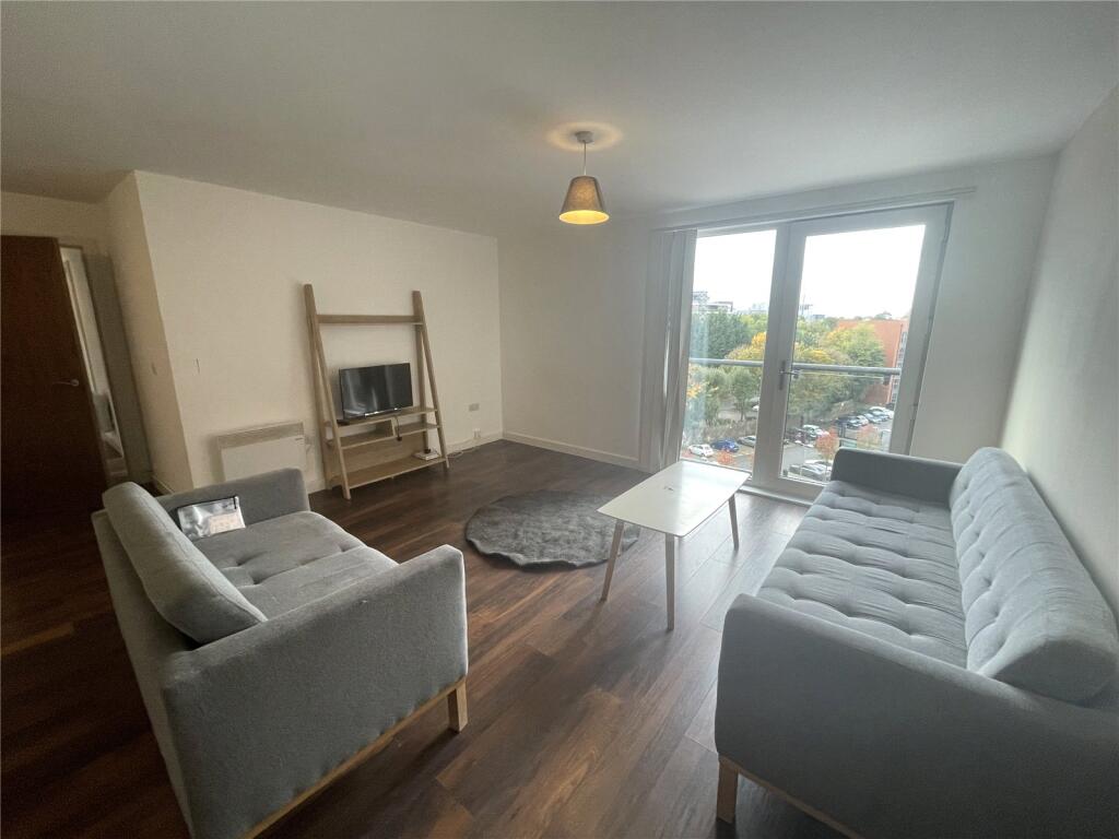 Apartment in Salford, Greater Manchester - View 3