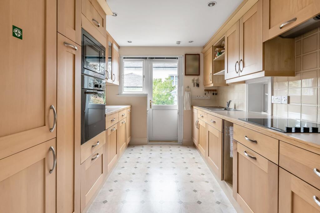 Apartment in Tunbridge Wells, Rusthall - View 3